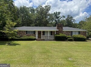 Building Photo - 108 Plum St