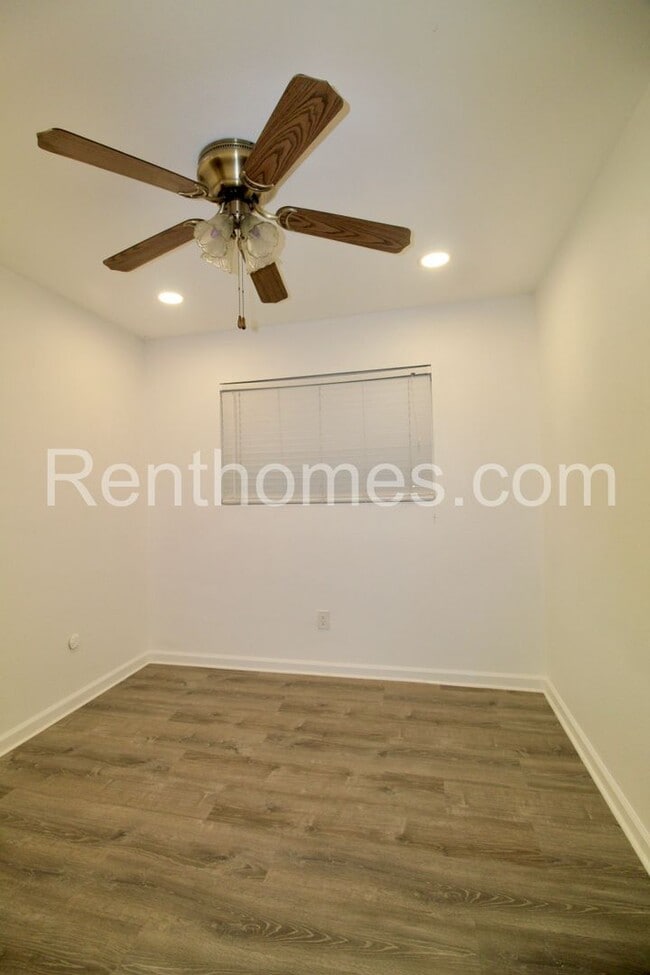 Building Photo - 13828 Otis Pl