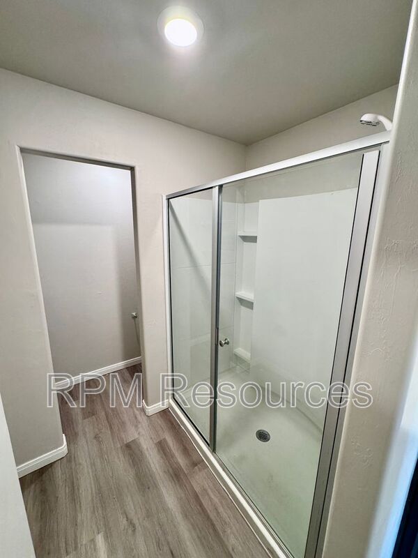 Building Photo - 1609 Burgundy Dr