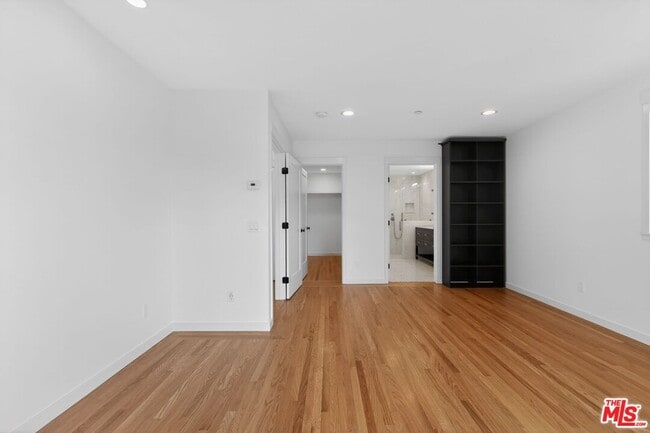 Building Photo - 502 Chapman Dr