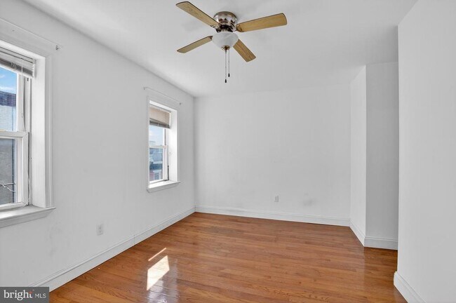 Building Photo - 1304 S Fairhill St