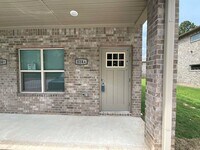 Building Photo - 814 W Trickey Ln