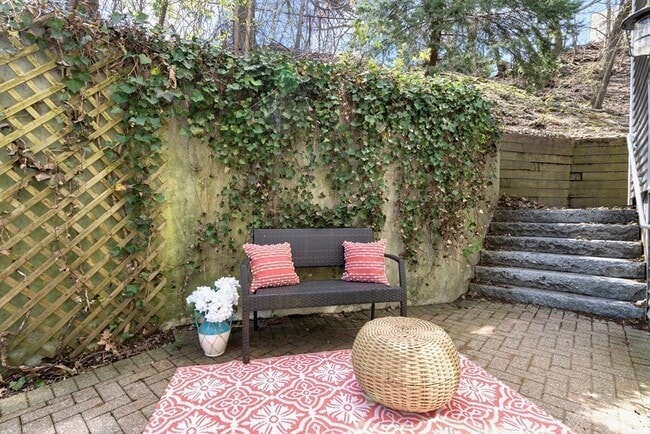 Building Photo - 43 N Mead St