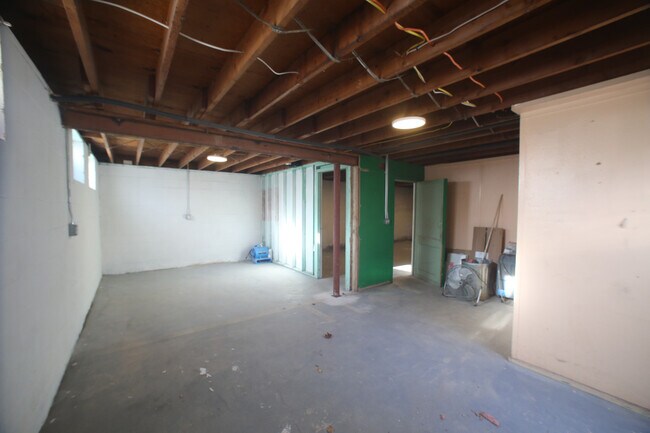 Building Photo - 4 Coffey Ave