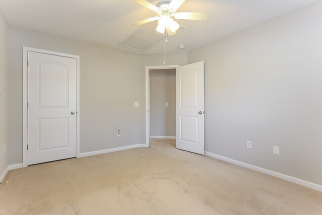 Building Photo - 23 Kirkshire Ln