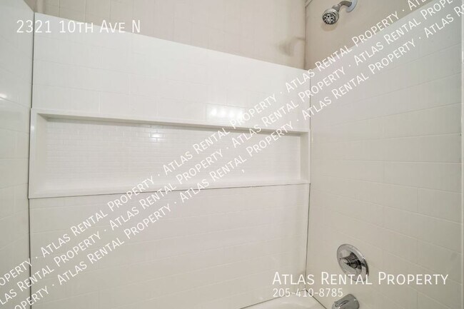 Building Photo - 2321 10th Ave N