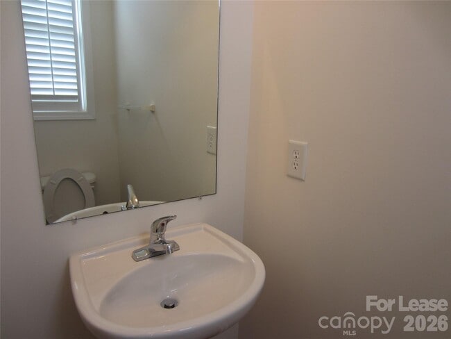 Building Photo - 216 Welton Way