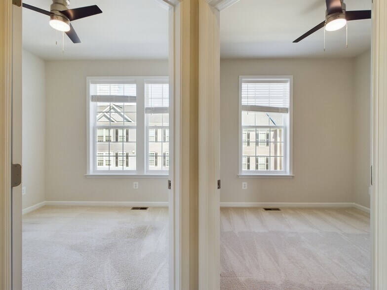 Building Photo - 25 Chester Ct