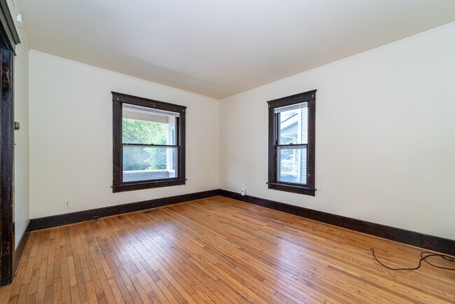 Building Photo - 117 Adams St