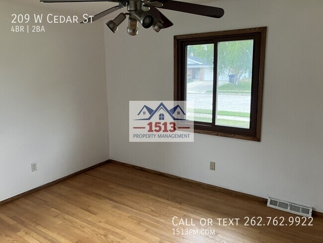 Building Photo - 209 W Cedar St
