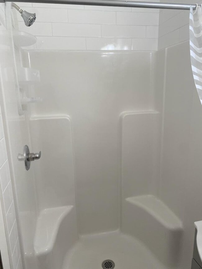 Building Photo - 1445 Revere Ave