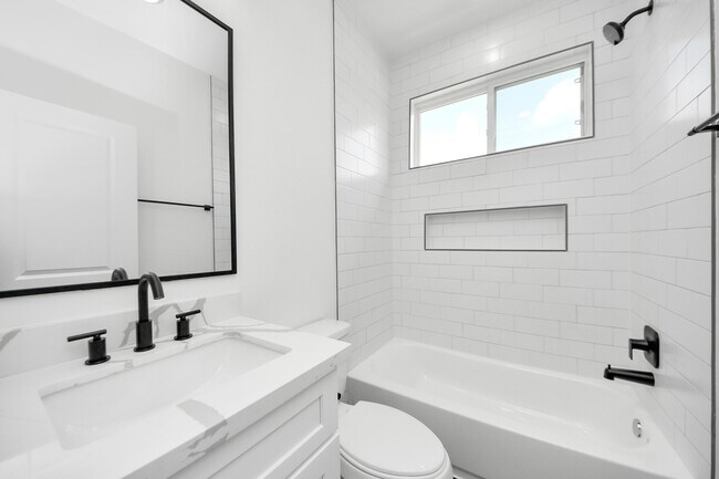 Building Photo - 2424 Harrington St