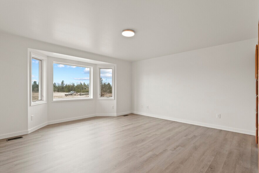 Building Photo - 5704 W Garden Springs Rd