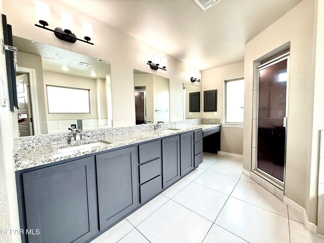 Building Photo - 12824 Linstead Ave