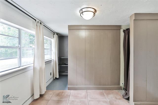 Building Photo - 609 Sunset Dr