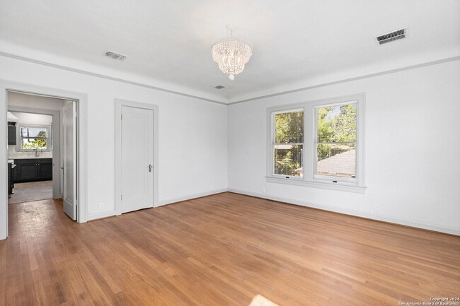 Building Photo - 331 W Elsmere Pl