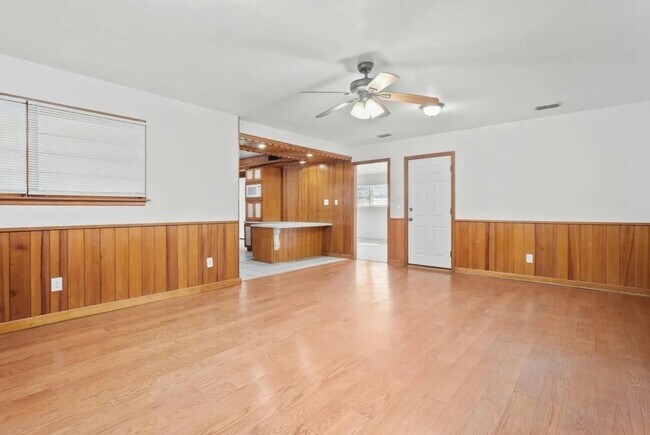 Building Photo - Huge 3 Bed 3 Bath House Near Texas Tech