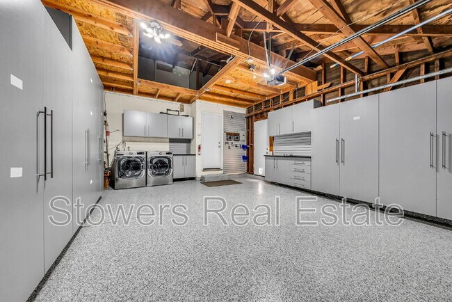 Building Photo - 8365 Lucania St