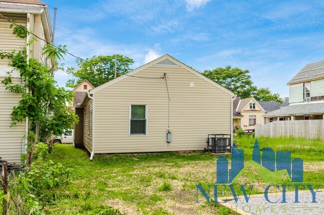 Building Photo - WAIVED $100 ADMIN FEE CALL TODAY!  Newly U...