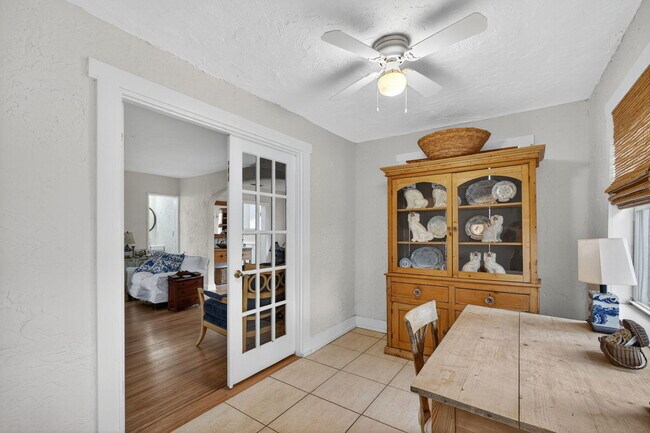 Building Photo - 825 34th St