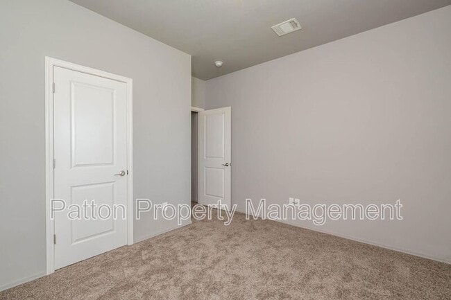 Building Photo - 508 Yates St