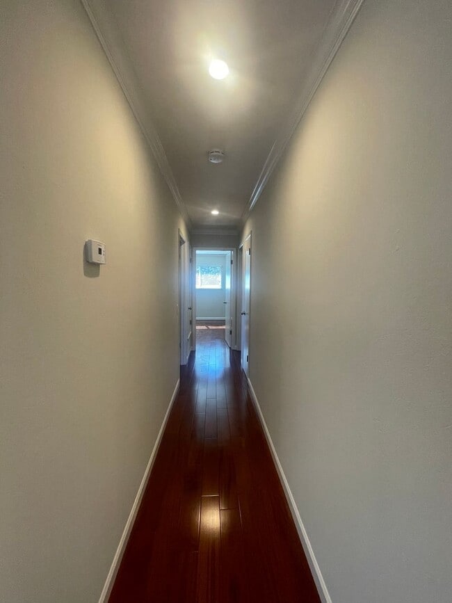 Building Photo - 1249 Hoover St