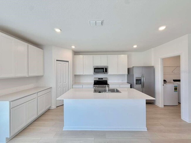 Building Photo - 6472 Domizio Dr