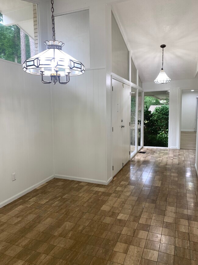 Building Photo - 1714 S Johnson Ferry Rd NE