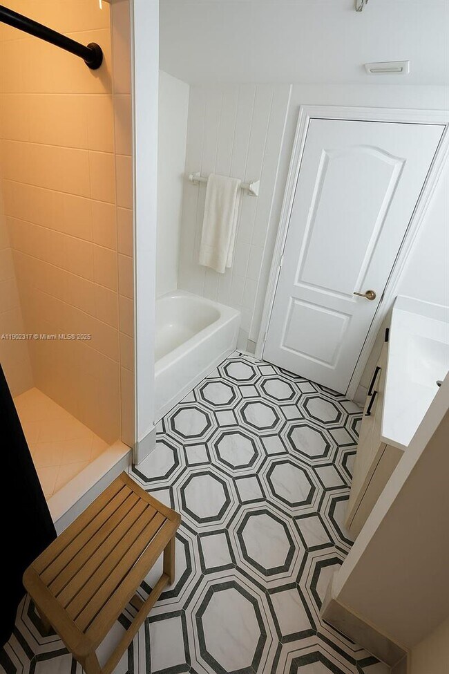 Building Photo - 1627 SW 37th Ave