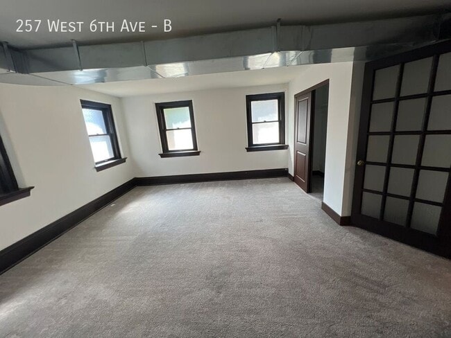 Building Photo - 257 W 6th Ave