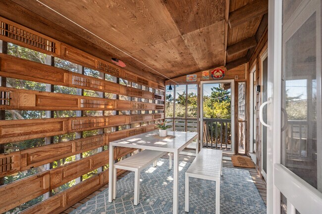 Building Photo - 39312 Angelfish Rd