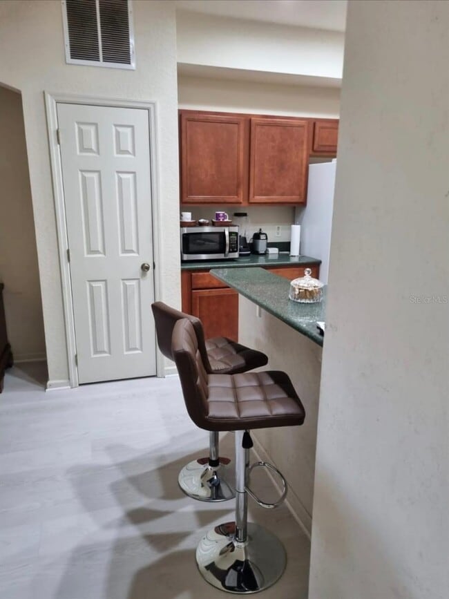 Building Photo - 3106 Ashland Ln N