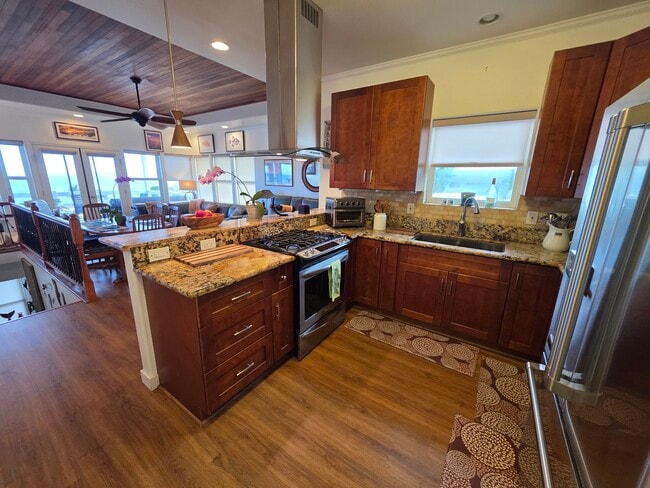 Building Photo - 1367 Kakae Pl