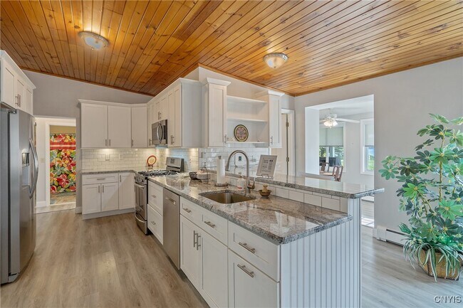 Building Photo - 1131 Marlyn Park Dr