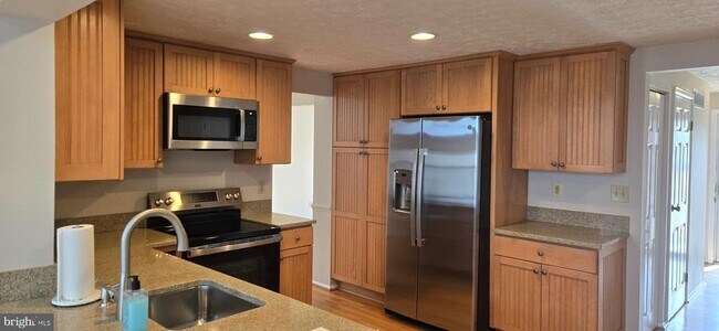 Building Photo - 10129 Peanut Mill Dr