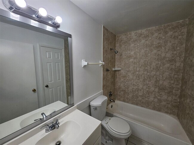 Building Photo - 2220 NW 59th Wy