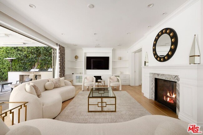 Building Photo - 1214 Coldwater Canyon Dr