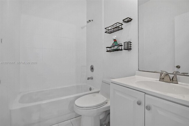 Building Photo - 4927 N Harbor Isles Dr