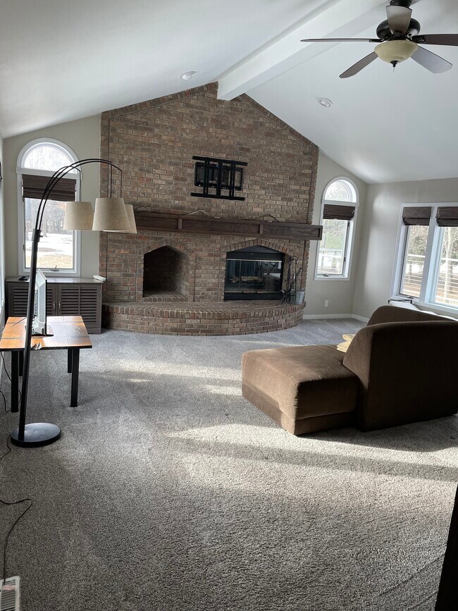 Building Photo - 4725 American Legion Rd SE