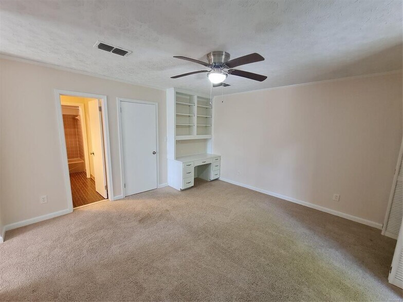 Building Photo - 6474 Halcyon Dr