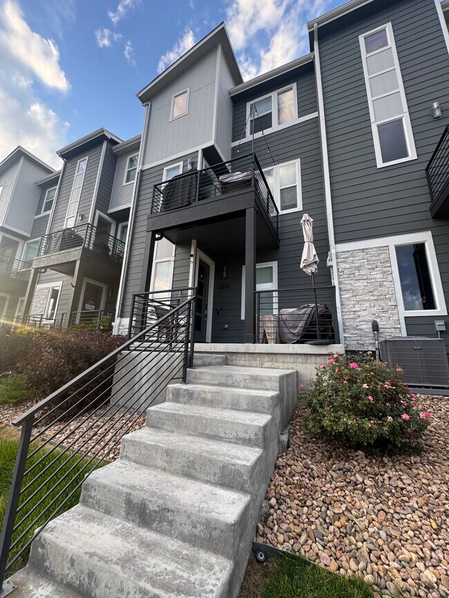 Building Photo - 2851 W 69th Ave