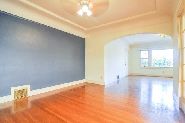 Building Photo - 1039 33rd St