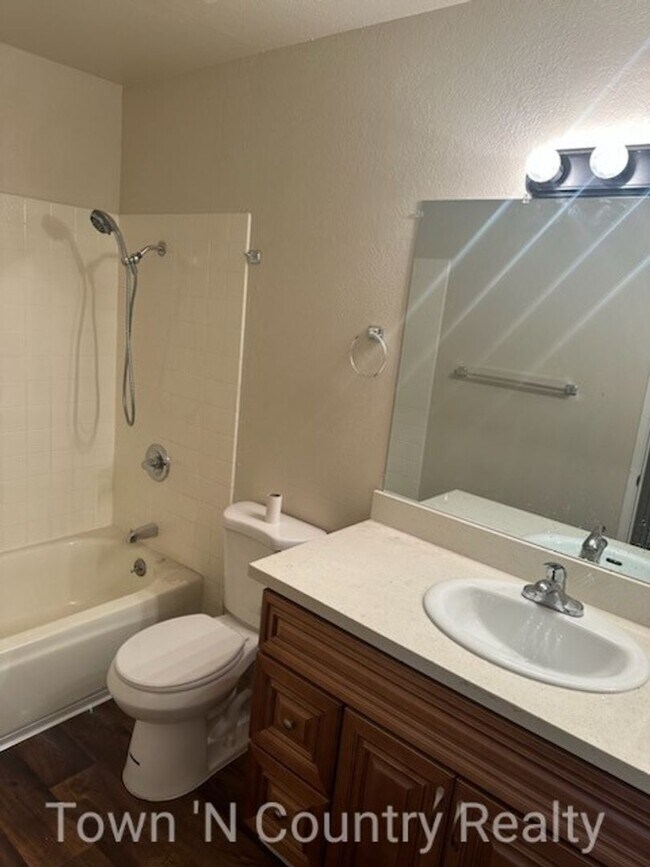 Building Photo - North Salinas Condo