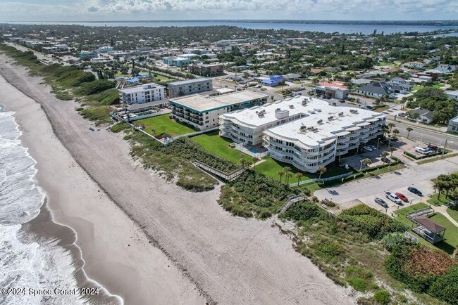 Building Photo - 601 N Miramar Ave