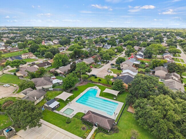 Building Photo - 16723 Running Quail Ct