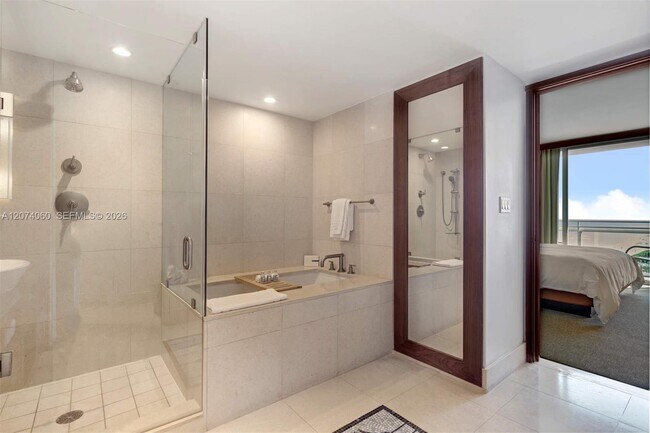 Building Photo - 6801 Collins Ave