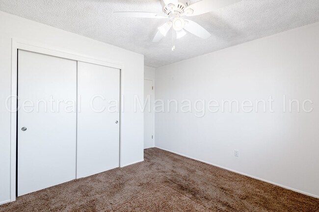 Building Photo - 3 Bedroom/2 Bath Home in the Southwest - $...