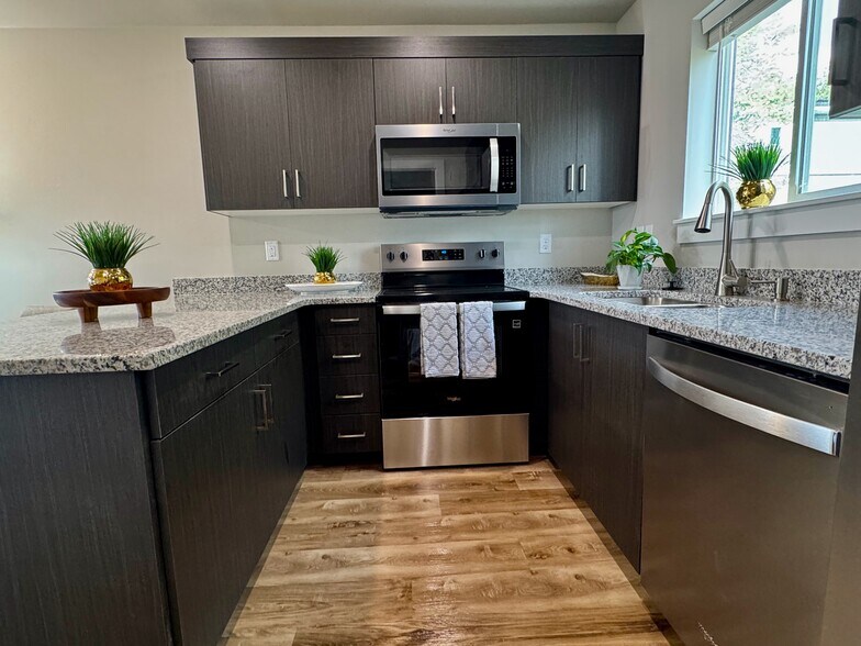 Building Photo - 1624 Hannah Ln