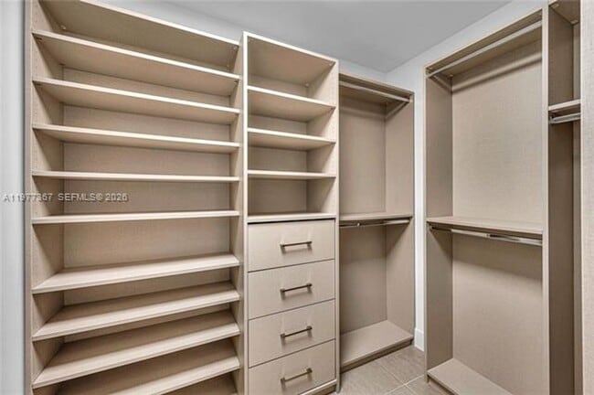 Building Photo - 6770 Indian Creek Dr