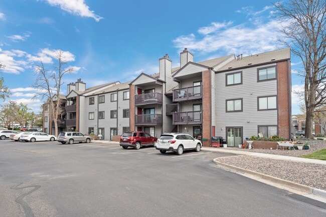 Building Photo - Wonderful West Arvada 2 bedroom condo - AVAILABLE NOW